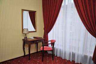 Отель Slava Hotel Запорожье Двухместный номер «Комфорт» с 1 кроватью-1